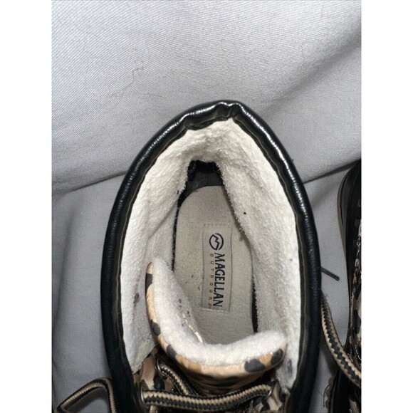 Magellan Outdoors Women's Cheetah Duck Boots Shoes Size 7 Has Yuck On Right Shoe - Picture 2 of 6
